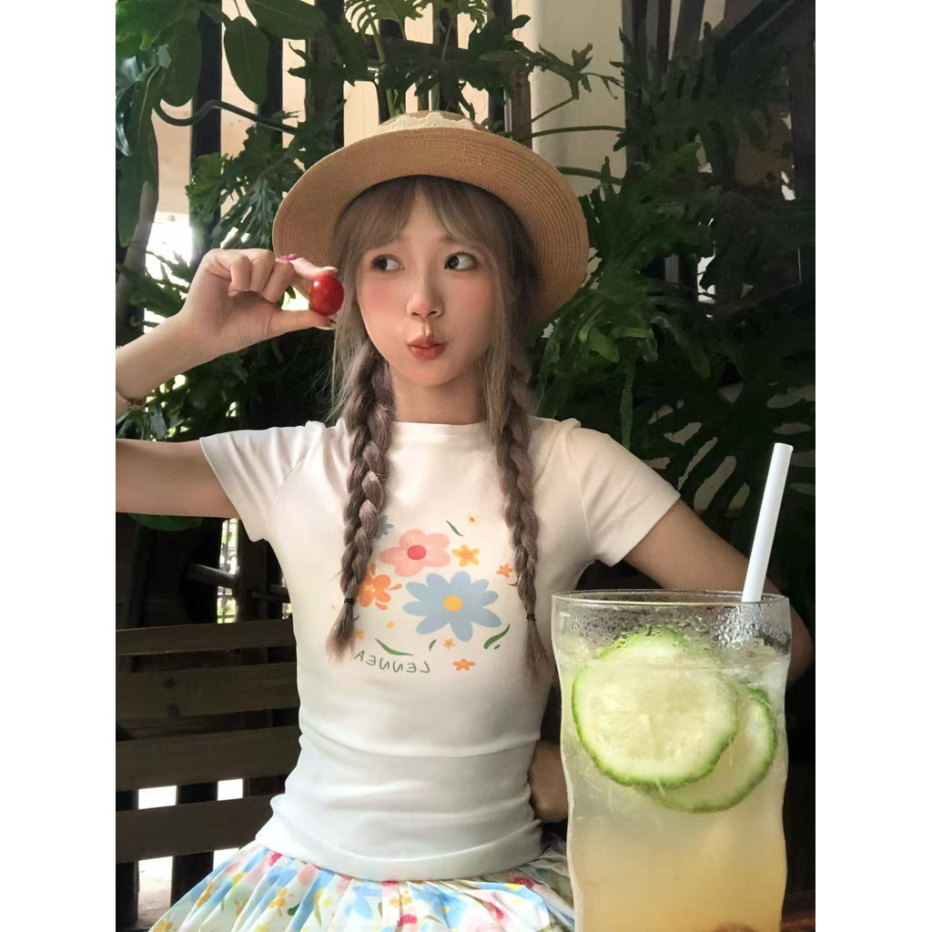 Áo Thun babytee Vai in hoa màu trắng Slim-fit phong cách ngắn