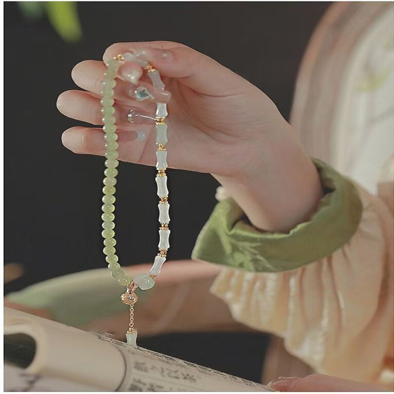 Vòng tay hạt tre chalcedony tinh tế dành cho nữ