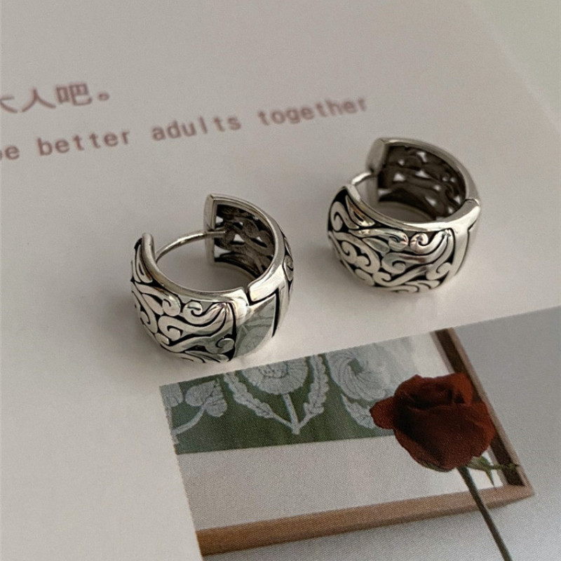 Tính khí cổ điển phong cách Trung Quốc mới 925 rỗng những đám mây may mắn bạc Thái Lan phong cách dân tộc cá tính và đa năng bông tai nữ