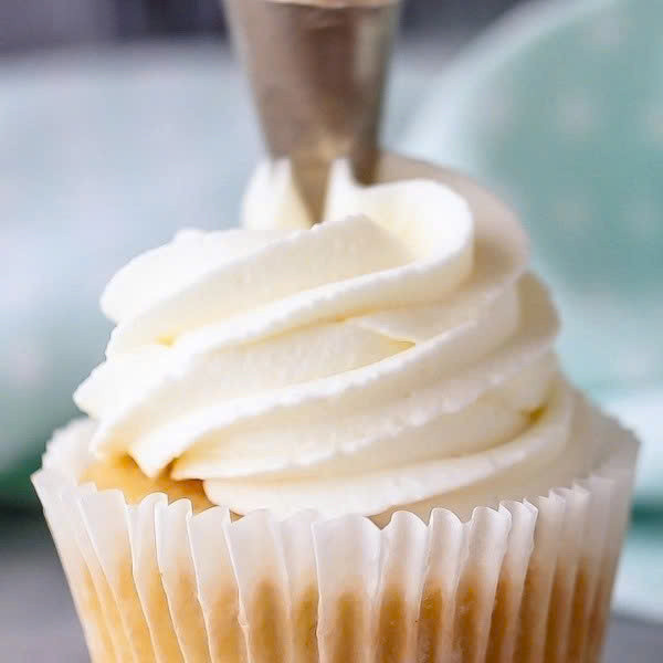 Kem Tươi Tiệt Trùng Whipping Anchor 200ml Không Đường Giúp Kem Dễ Đánh Bông Mịn Và Đứng Form Tốt