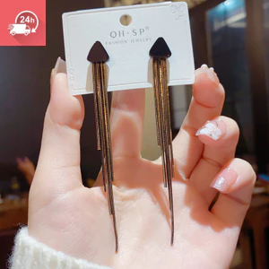 Bông tai 925 với tua rua đen và thiết kế pentagram retro, phù hợp nhiều dịp