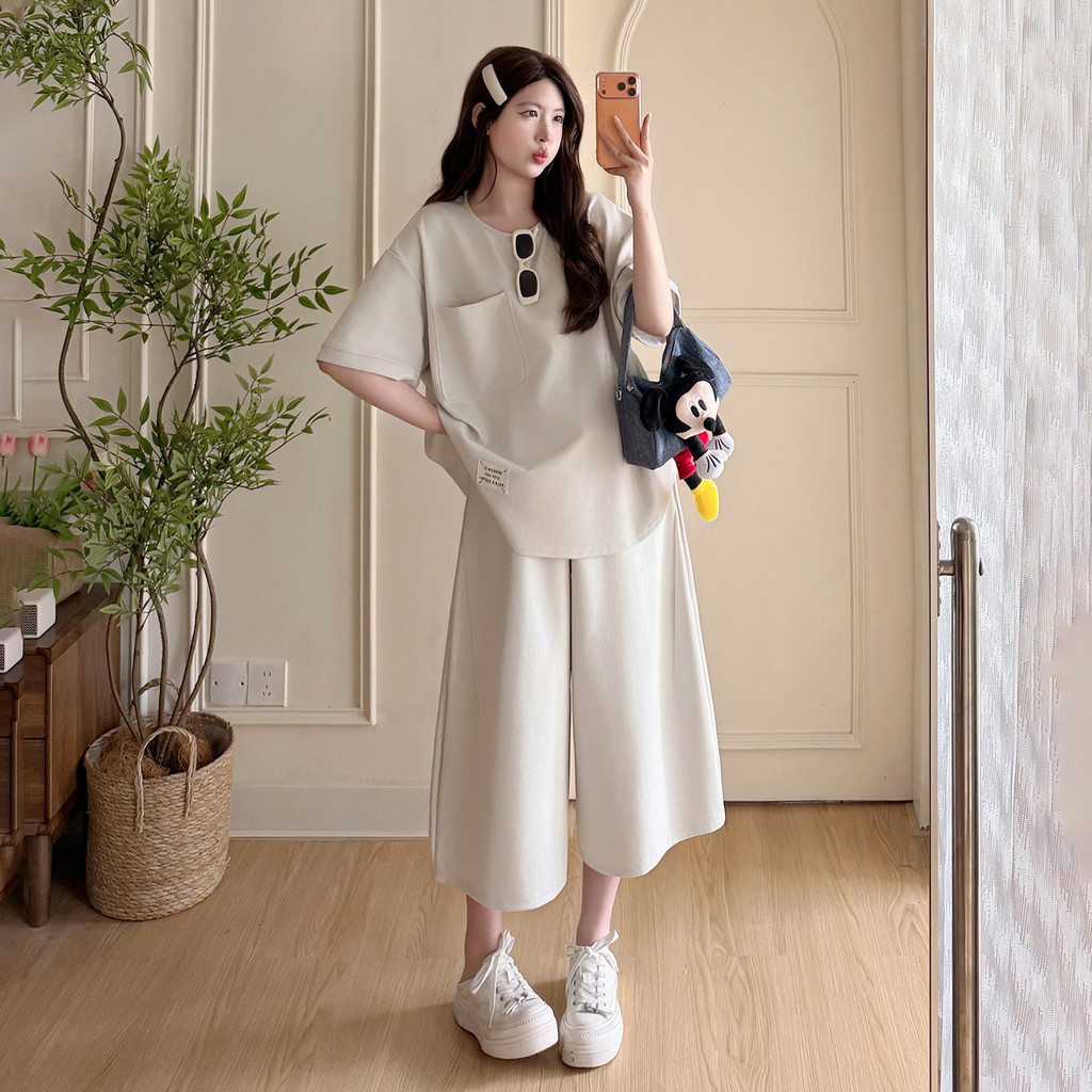 Bộ đồ bà bầu hai mảnh mùa hè mát mẻ, dáng rộng, áo cánh ngắn, quần ống rộng.