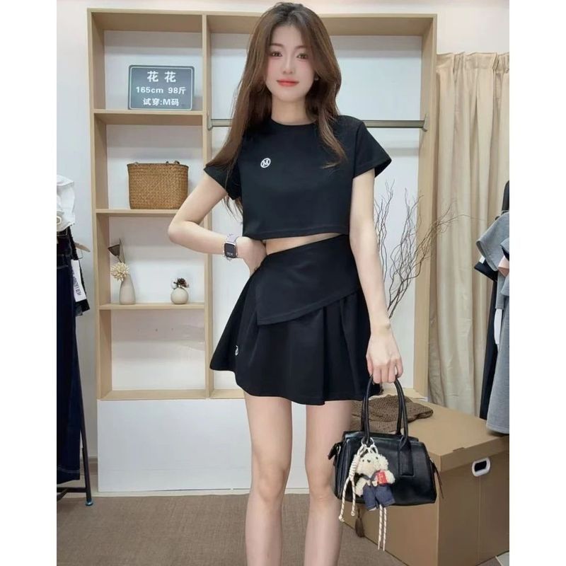 Váy xếp li giản dị Thời trang Pháp Nhỏ Hot Girl Phong cách Con gái Phong cách Slimer Nhìn Bộ đồ thời trang thời trang