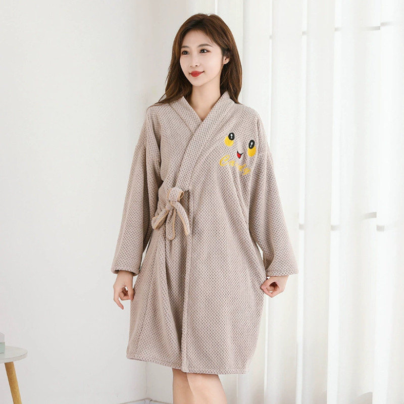 Áo Choàng Tắm HomeMate Lông Cừu San Hô Thêu Mặt Cười, Váy Tắm Tay Dài Siêu Thấm Hút Giữ Ấm Mùa Đông