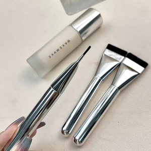 【Roshy】cọ trang điểm nhẹ nhàng không tì vết. cọ trang điểm nền đầu phẳng cho da trần Cọ tán kem nền một đường