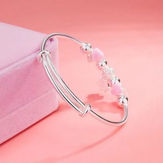 Vòng tay Hello Kitty điều chỉnh size, phù hợp làm quà tặng sinh nhật cho bé gái