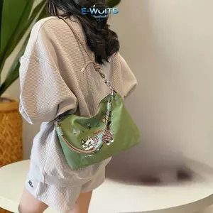 E-WOITD Túi Tote Nữ Lười Ins Gió Thêu Nhật Bản Thời Trang Joker Dung Tích Lớn Bền Đeo Vai Bagmuter Túi Messenger E-WOITD