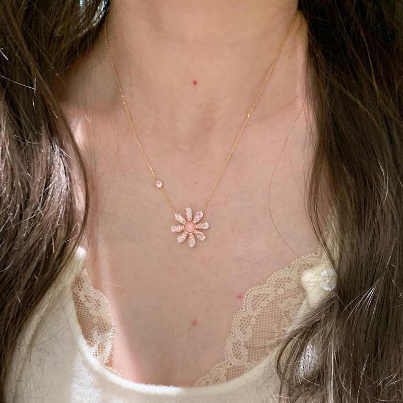 Thời trang khí chất micro dát zircon hồng kim cương hoa cúc mặt Vòng cổ cá tính và đa năng dành cho nữ