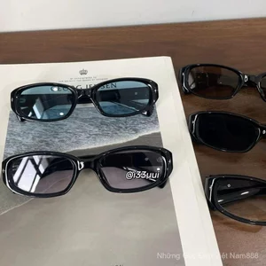 Kính Râm Vuông Khung Đen Hợp Thời Trang Cho Nữ, Hình Dạng Lõm và Chống Tia Cực Tím