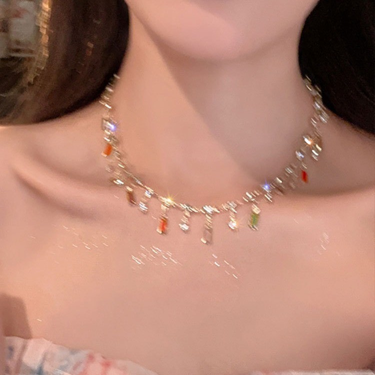 Dây chuyền nữ zircon có tua rua, màu sắc đa dạng, phù hợp mọi lúc