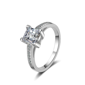 Đơn giản nhẫn công chúa vuông với đá zircon và kim cương nhỏ - Trang sức 26.4.20