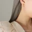 Hợp thời trang vòng bông tai nam nữ phong cách Hồng Kông, thép titan mạ vàng 18k