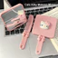 【Roshy】gương hình trái tim tích hợp lược cho bé gái Gương trang điểm hình mèo dễ thương gương trang điểm cầm tay di động