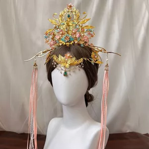 Trang Phục Hanfu Cổ Điển với Mũ Phong Cách Kỳ Lạ - Perfect Cho Ảnh Thư Viện và Du Lịch