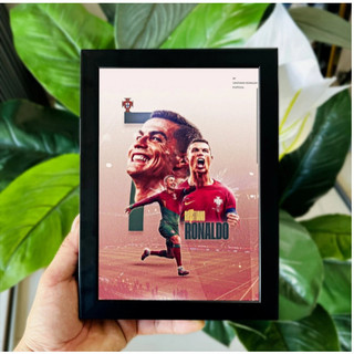 Tranh Poster Để Bàn Cầu Thủ Bóng Đá Cristiano Ronaldo (CR7) tráng gương đóng khung
