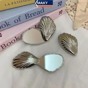 Gương trang điểm có thể gập lại MAKY Kim loại Vỏ sò Mini Hình dạng không dễ vỡ và di động Du lịch Gương nhỏ gọn hai mặt Thích hợp cho túi VN