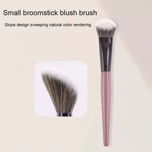 【Roshy】🍧Chổi Nhỏ Blush Bàn Chải xiên Đầu Đường Viền Bàn Chải Dụng Cụ Trang Điểm Mềm Lông Blush Bàn Chải