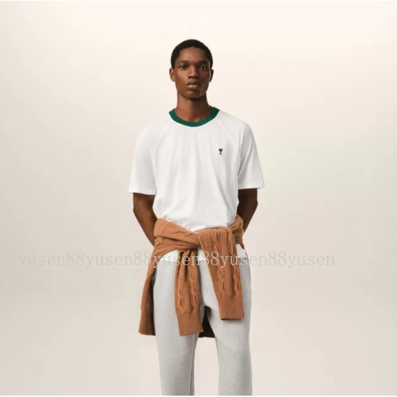 Sản phẩm mới: Áo cotton cổ tròn tay ngắn thiết kế raglan với họa tiết trái tim đáng yêu