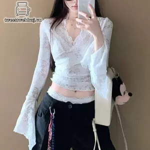 Áo sơ mi crop top nữ chất liệu tweed và ren, tay chuông, thiết kế gợi cảm, mỏng nhẹ phù hợp thời trang hiện đại