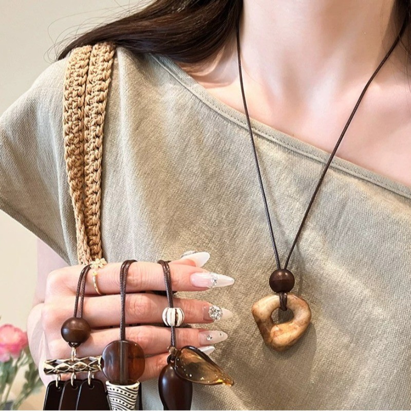 Vòng cổ nữ đơn giản màu cà phê Vòng cổ Bohemian mùa hè cổ điển