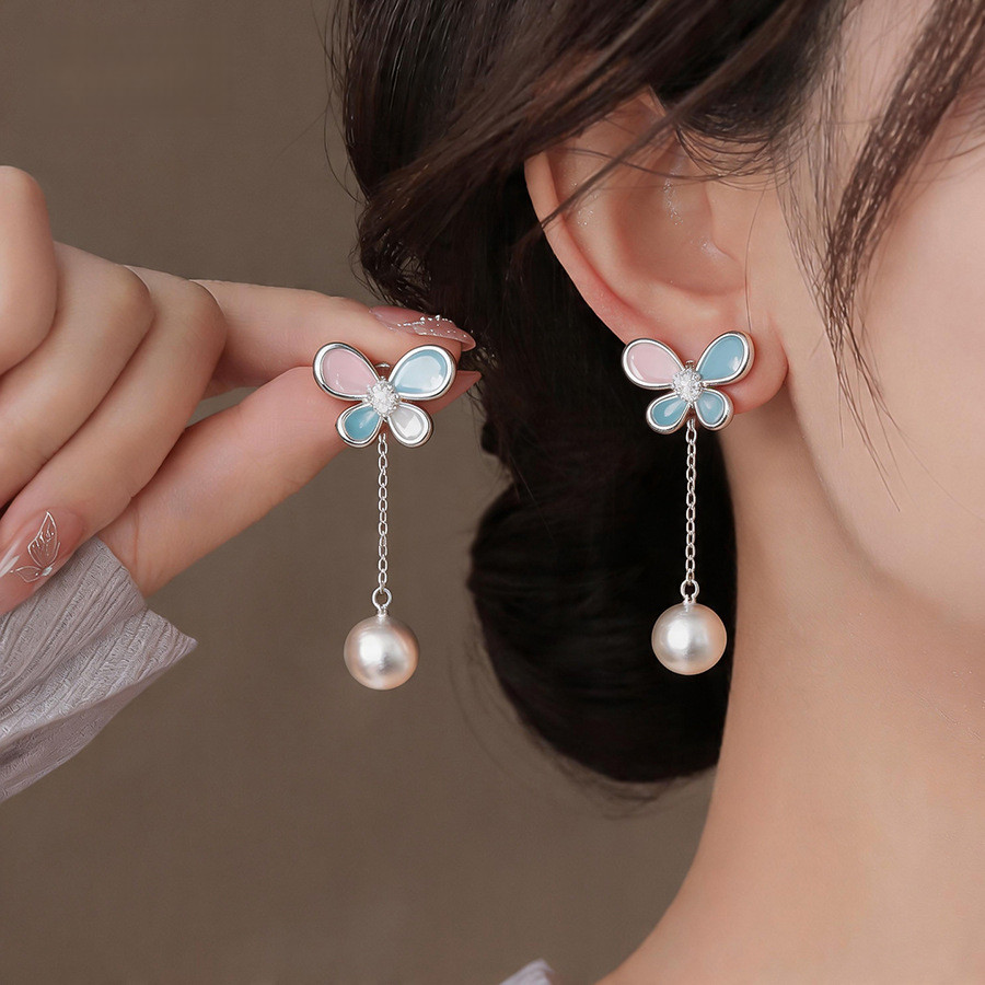 Bông tai tua rua ngọc trai bằng đá mắt mèo tươi mát và tinh tế
