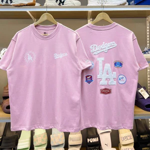 Bộ sưu tập áo oversize thời trang cho nam và nữ, phong cách cá tính streetwear