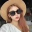 Kính râm gọng vuông sản xuất tại Hàn Quốc, kiểu dáng thời trang unisex, phù hợp cho cả nam và nữ, bảo vệ mắt.
