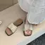 TT Mũi Vuông Xếp Ly Flip-Flops Nữ Mùa Hè 2026 Phong Cách Mới Nêm Gót Đế Dày Dép Đi Biển Phù Hợp Với