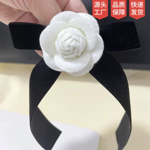 Đầm nhung hoa thời trang phong cách Hàn Quốc