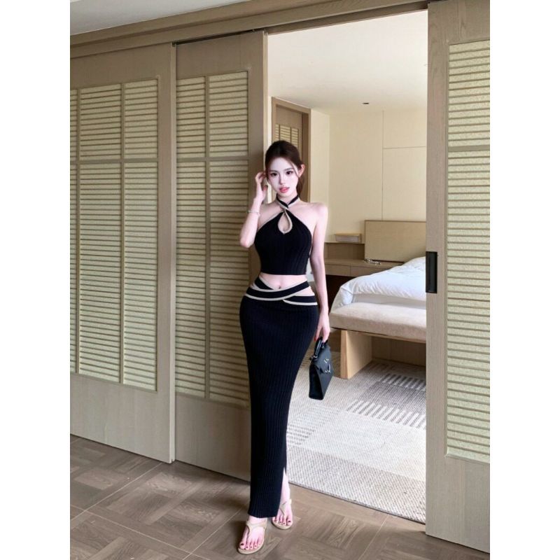 [Thời gian giới hạn Seckill] Phong cách Hot Girl Màu sắc tương phản Rỗng Dây đeo cổ nữ Mùa hè Váy hông gợi cảm Bộ đồ xẻ váy