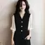 Mùa xuân thu 2026 Plus Size Quần áo nữ nhẹ nhàng Tính khí sang trọng Áo sơ mi khâu cổ chữ V cao cấp sang trọng đẹp thanh lịch hàng đầu dành cho nữ