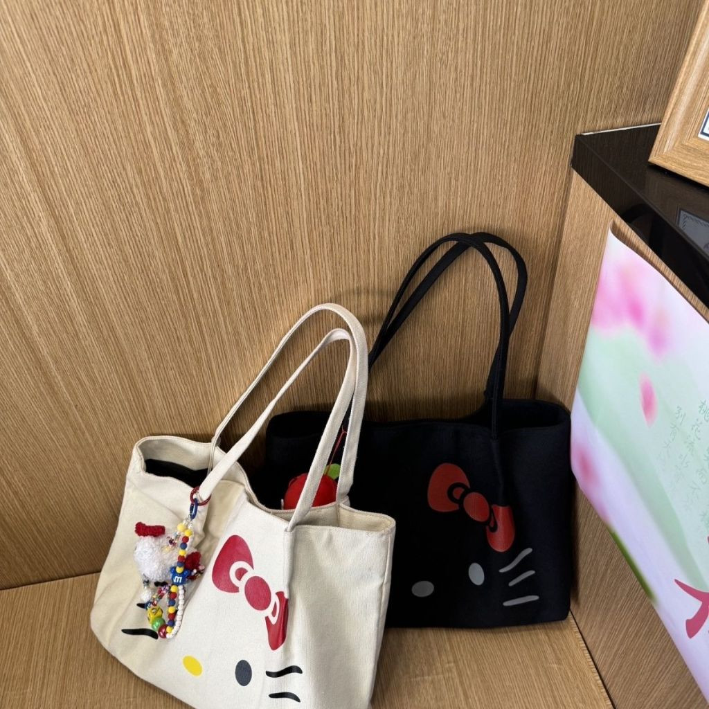 Túi vải in hình hellokitty dễ thương  phong cách giản dị đi làm hàng ngày Túi đeo vai dung tích lớn