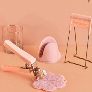 Bộ Dụng Cụ Gắp Đồ Nóng Set 6 Món, Găng Tay Bắc Nồi Và Miếng Lót Nồi Silicon