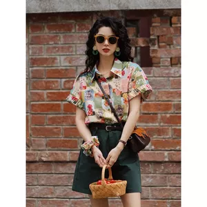 Áo sơ mi tay ngắn màu hoa phong cách Hồng Kông tươi sáng kèm quần short chữ A trọn bộ