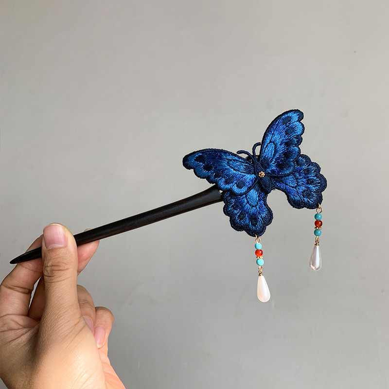 Kẹp Tóc Gỗ Đàn Hương Màu Xanh Thêu Bướm Tua Rua Phong Cách Hanfu - Phụ Kiện Cho Sườn Xám