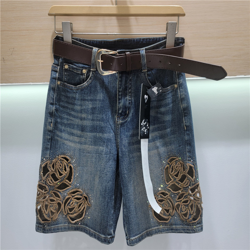 Thời Trang Cao Cấp Denim Năm Điểm Quần 2026 Nữ Mùa Hè Phong Cách Mới Ôm Hơn Nhìn Rời Rỗng Hoa Thêu Quần Ống Thẳng
