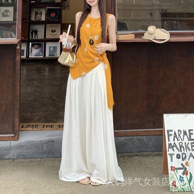 Thiết kế bộ đồ thời trang nữ mùa hè, gồm áo vest cổ tròn và quần thường ngày, chất lượng cao