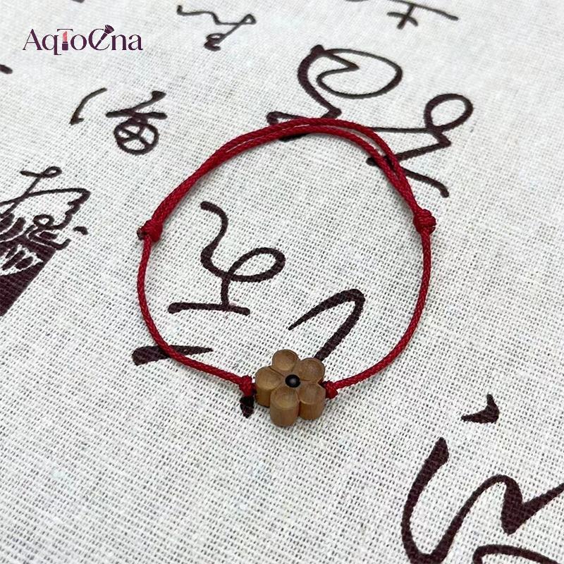 Vòng tay handmade từ gỗ hoa đào dành cho cặp đôi, phù hợp làm quà tặng hàng ngày
