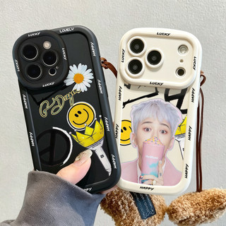 Ốp điện thoại hình hoa cúc và mặt cười G-Dragon cho iPhone 17 / 16pro Max / 15Plus / 14 / 13 / 12 / X / 7 / 11 Vỏ mềm silicon mờ trọn gói bền chống rơi