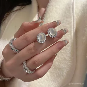 Bông Tai Sang Trọng Phong Cách Trung Hoa Với MãNão Kẻ Sọc và Zircon
