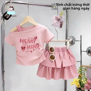 Bộ đồ bé gái mùa hè vai lệch - Áo chữ tim cá tính phối chân váy xếp tầng dễ thương phong cách Hàn