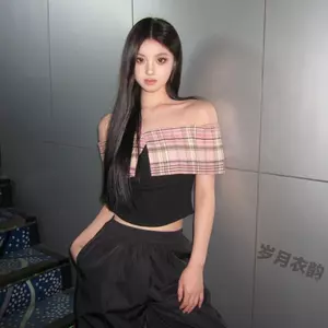 Một vai Checkered Pháp Pure Desire Phong cách sang trọng quây Hot Girl Retro Khâu Slim-fit Ngắn T
