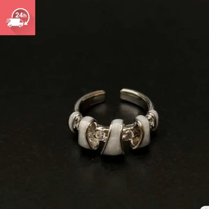 Gỗ trắng phong cách cổ điển quấn quanh chiếc nhẫn nữ có thể điều chỉnh đa năng
