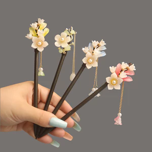Mới Phong Cách Trung Hoa Lily Của Thung Lũng Tua Rua Bước Lắc Kẹp Tóc Phong Cách Cổ Đại Sườn Xám Hanfu Chảo Tóc Bằng Gỗ Kẹp Tóc Sang Trọng Kẹp Tóc Phụ Kiện Tóc Nữ