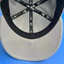 Mũ nón 59Fifty Er2a New York Yankees phong cách đường phố, màu xám thêu nhiều màu, phù hợp cho cả nam và nữ.