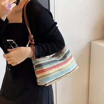 Women's Minimalist Woven Straw Bag – for the Beach