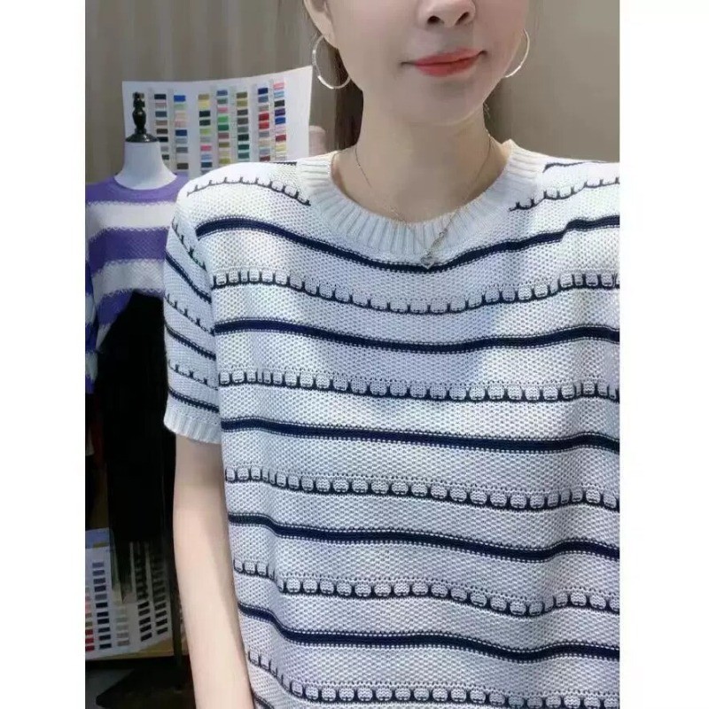 Áo thun ngắn tay sọc Áo sơ mi dệt kim mùa hè Phong cách mới Retro Thời trang dáng rộng mềm mại thoải mái cho nữ