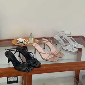TT Dây đeo phẳng gợi cảm Giày sandal ngón chân vuông Dây đeo ngón chân cao Tất cả các trận đấu Bằng sáng chế da thời trang