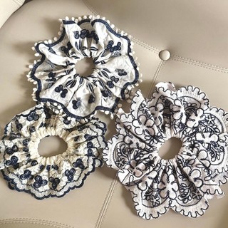 Kovoi Scrunchy Dây Buộc Tóc Cao Cấp Màu Xanh Thêu Hoa, Phong Cách Dân Tộc Mới Lạ