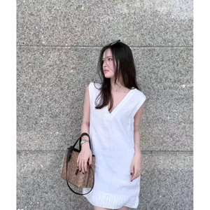 Đầm Suông Sát Nách Cổ V Linen MyaHouse